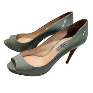 Auth! Prada vernice leather peep toe heels